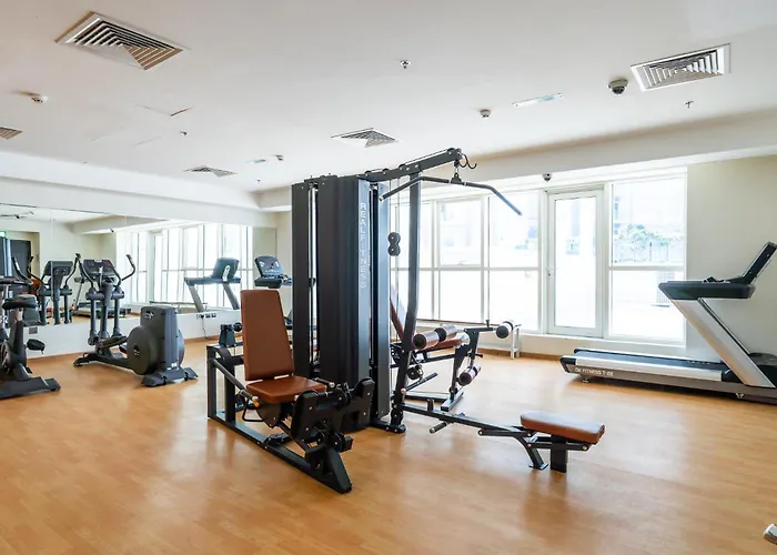 Absolutely Stunning 3 Bedroom Apartment In Downtown