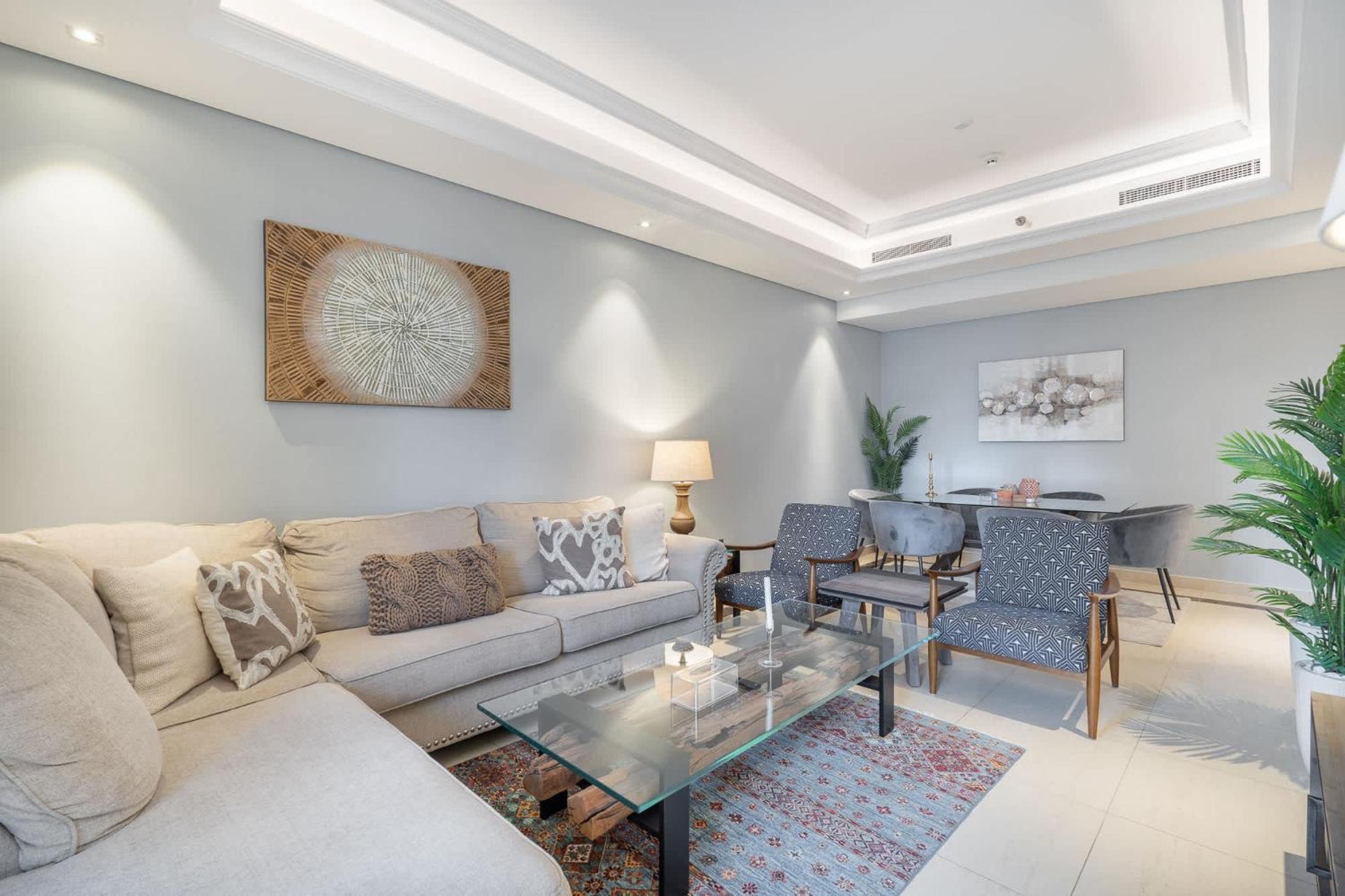 Absolutely Stunning 3 Bedroom In Downtown شقة *