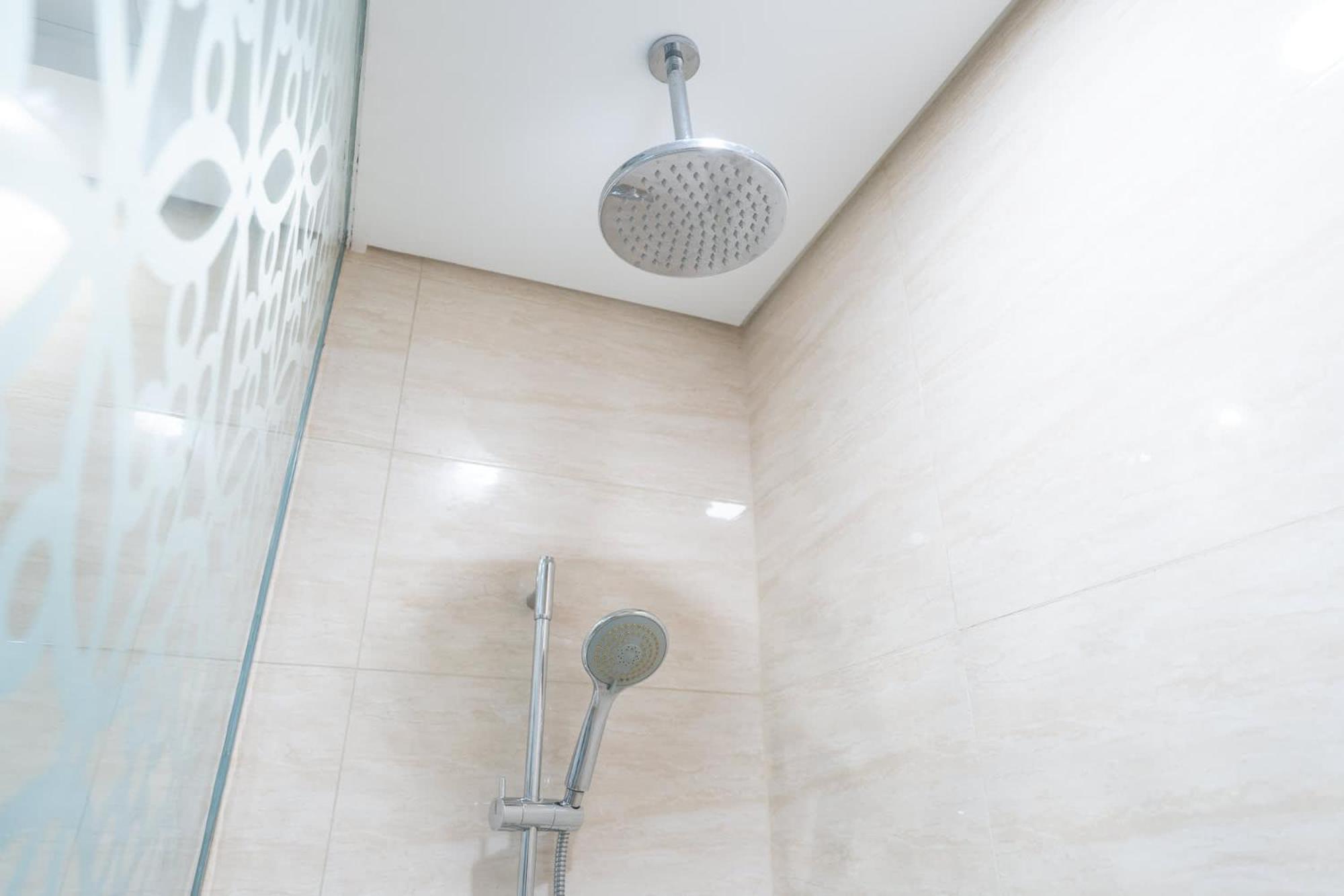 Absolutely Stunning 3 Bedroom In Downtown شقة *