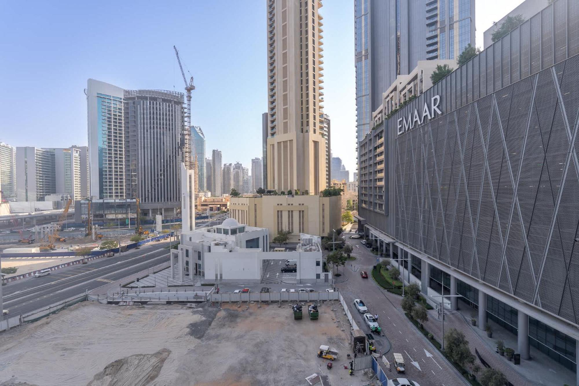 Absolutely Stunning 3 Bedroom In Downtown شقة