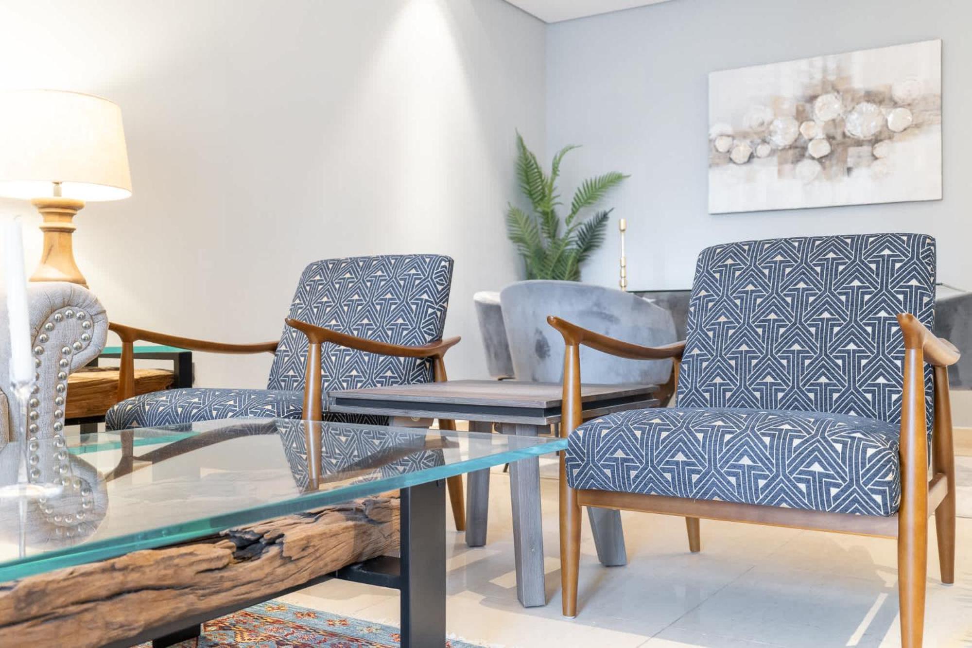Absolutely Stunning 3 Bedroom In Downtown شقة *