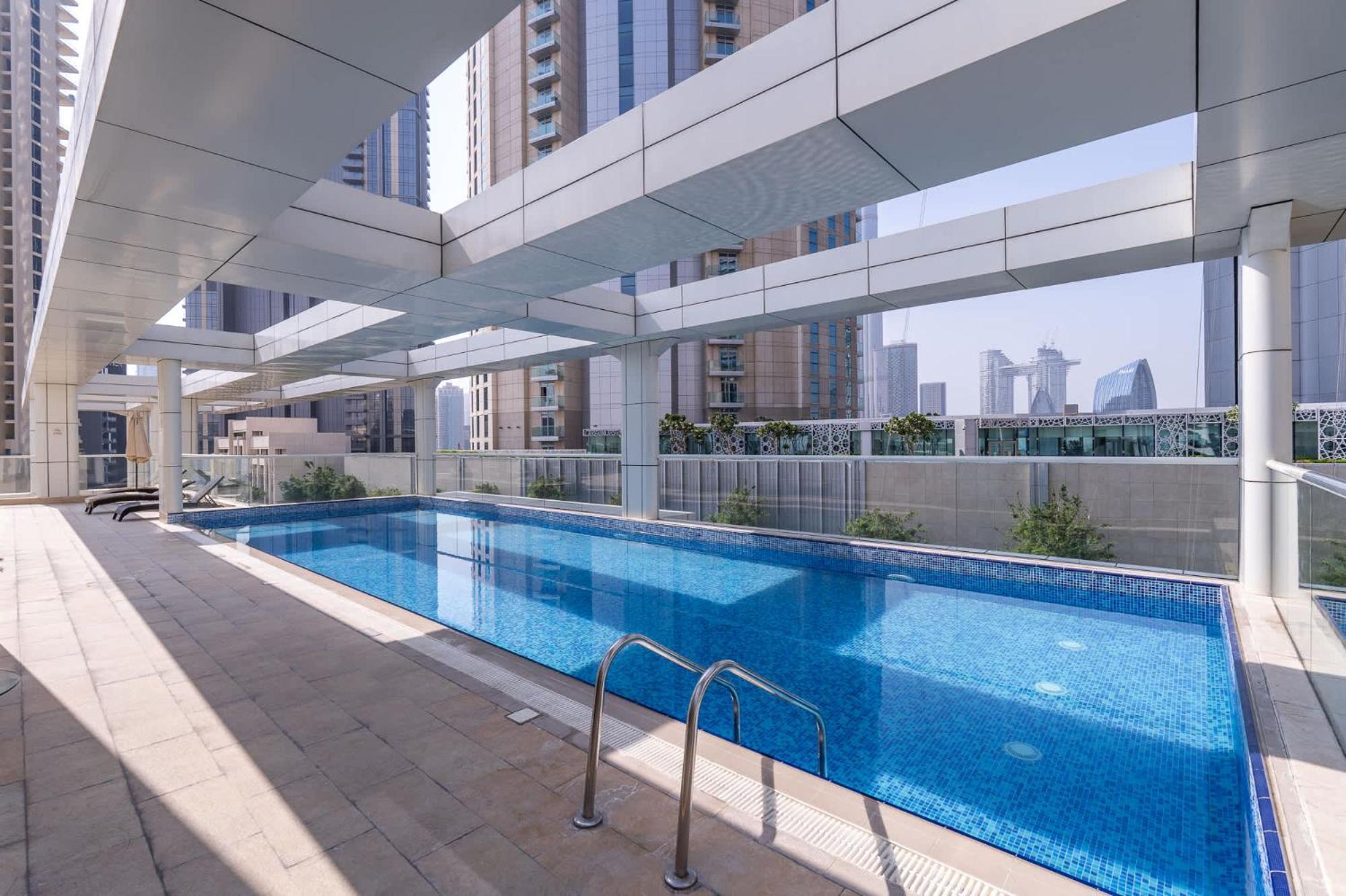 Absolutely Stunning 3 Bedroom In Downtown Appartement